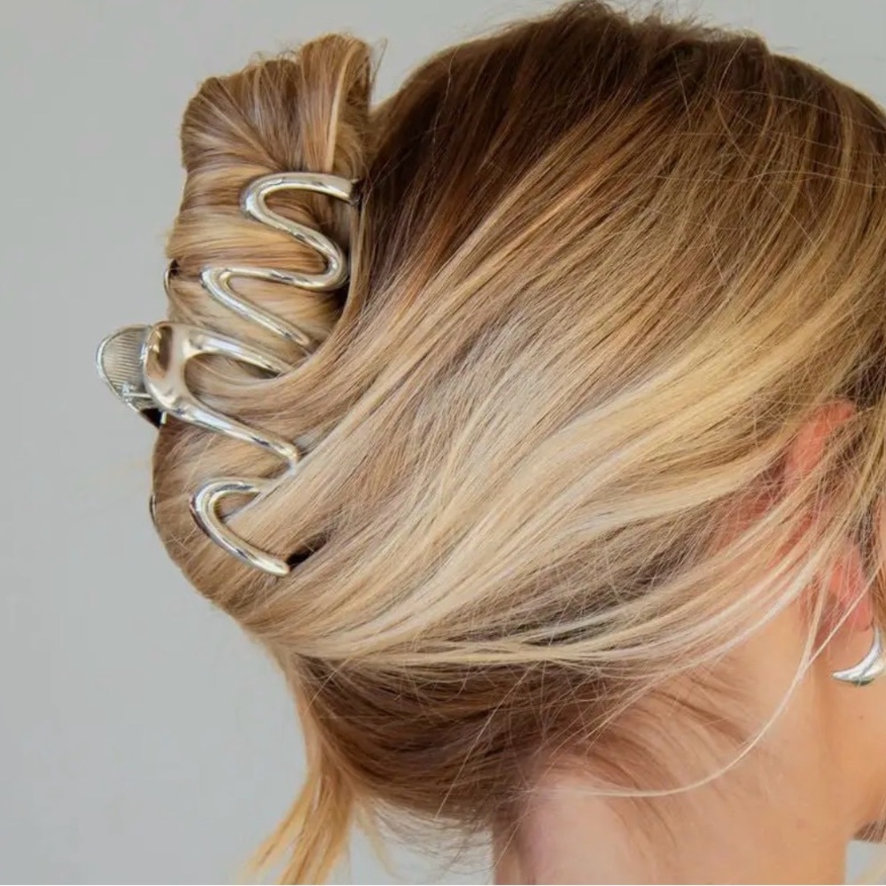 Silver  Squiggle Claw Clip